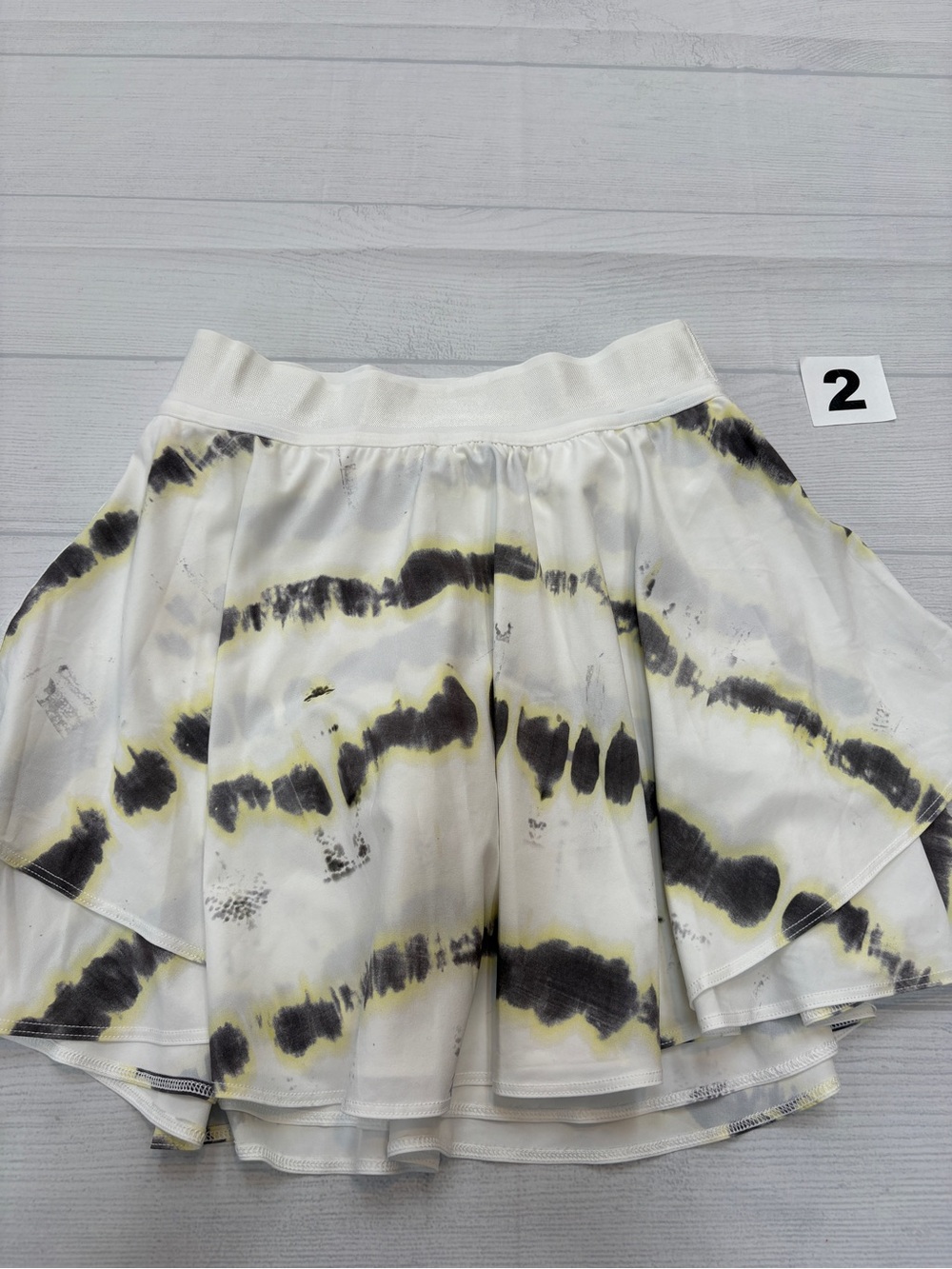 lululemon athletica White Skirt with Black and Yellow Tie-Dye
